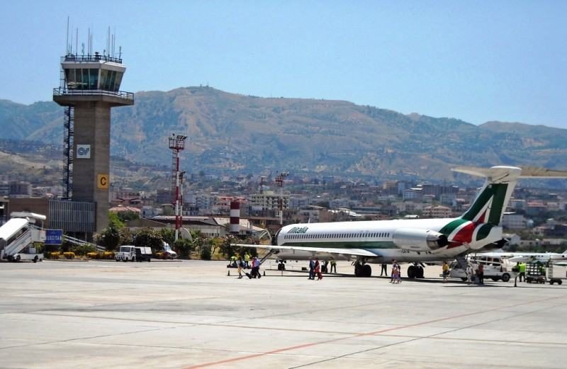 Aeroporti calabresi, i sindacati chiedono a Sacal la sanificazione dei locali