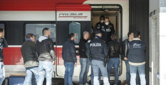 Aggredì donna sul Frecciarossa, Domenico Foti resta in carcere