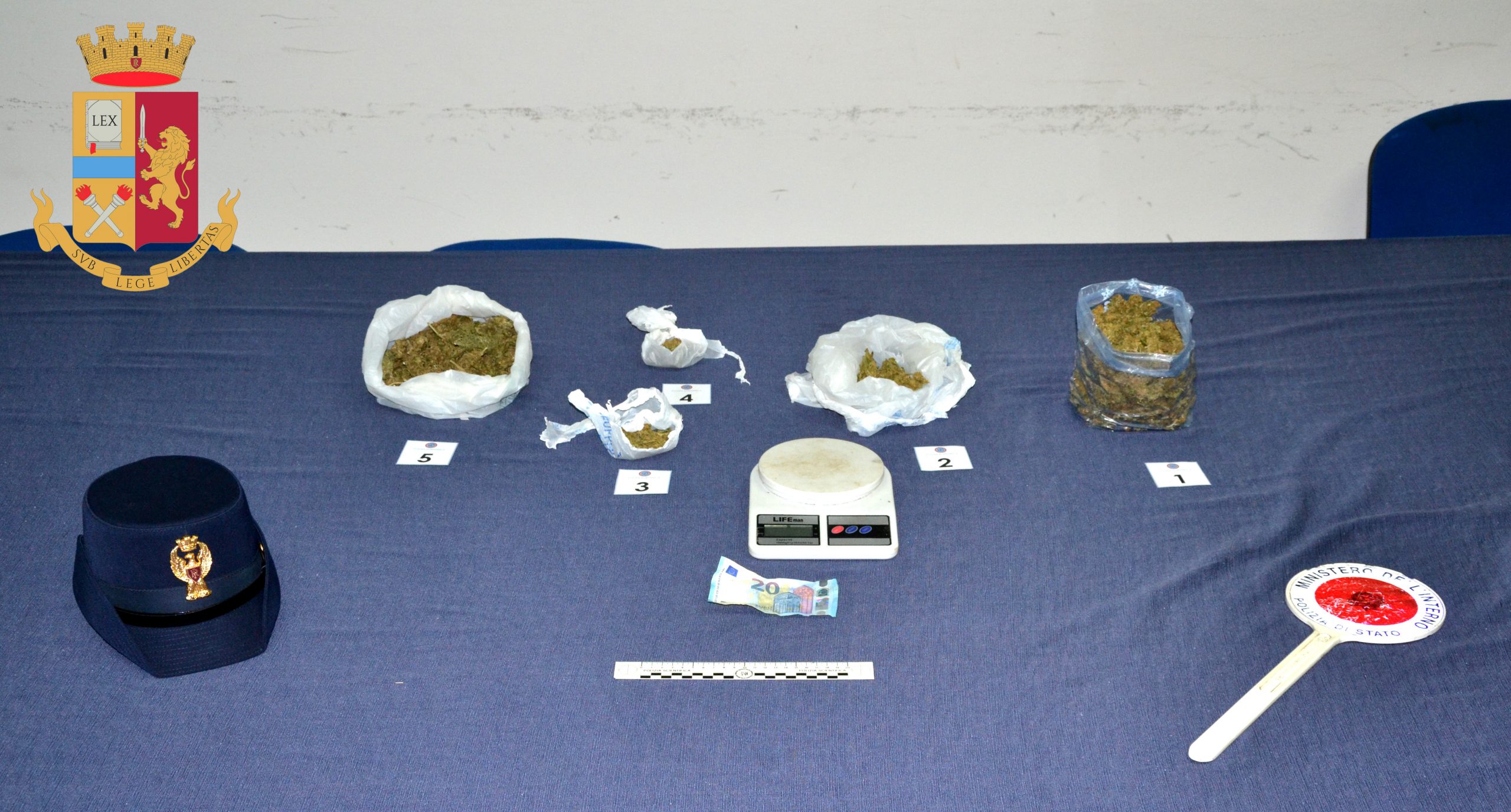 Rosarno, sorpresi con 300 grammi di cannabis, in manette 3 cittadini gambesi