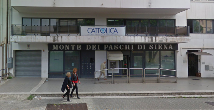 Reggio, rapina alla filiale della Monte dei Paschi di viale Calabria