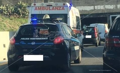 Reggio, ambulanza bloccata in autostrada a causa dei lavori