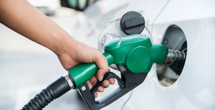 Mase, le rilevazioni dal 18 al 24 settembre: in autostrada la benzina verde supera 2 euro a litro