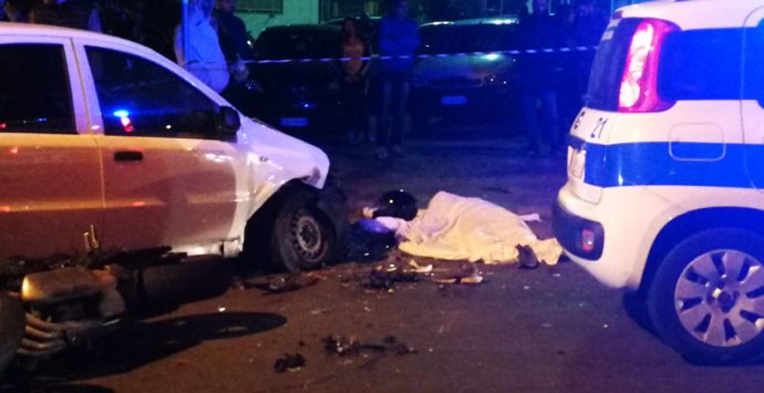 Reggio, incidente mortale fra auto e moto nel quartiere Modena. Deceduto 24enne