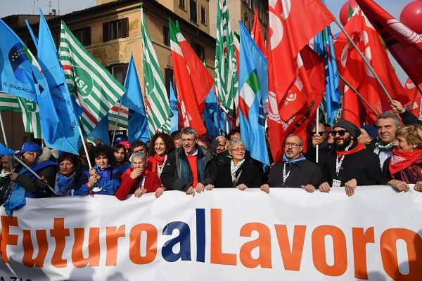 Caso vitalizi, i sindacati: «Brutta figura che macchia l’immagine della Calabria