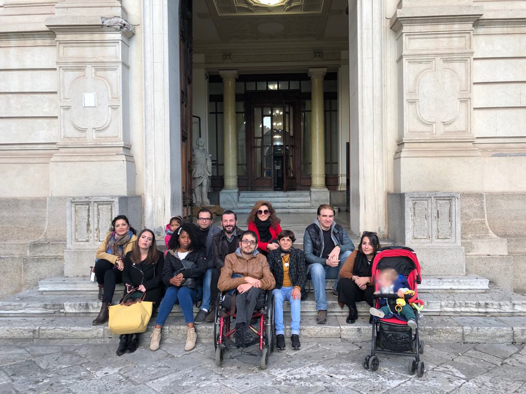 Disabilità, Reggio Bene Comune attacca: «Palazzo San Giorgio fuorilegge»