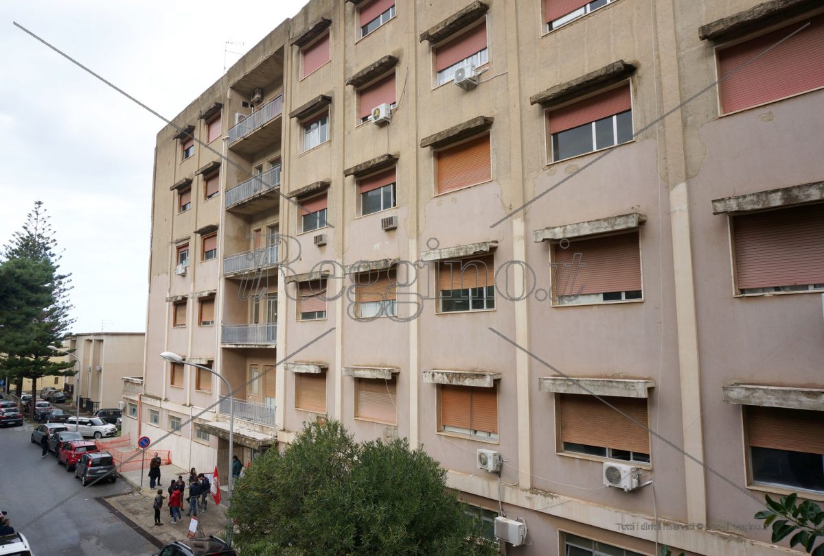 Ex ospedale di Scilla, la petizione per scongiurare la chiusura arriva a Cotticelli