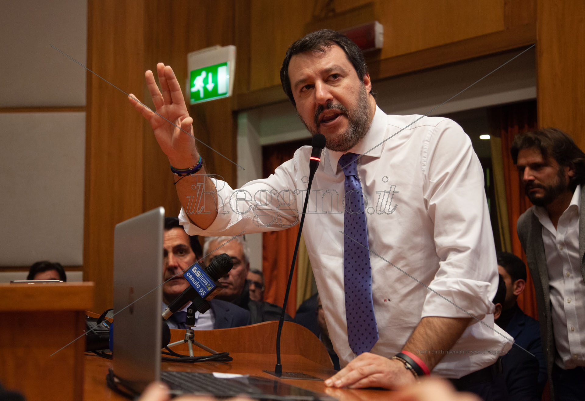Elezioni, Salvini torna a parlare del sindaco del Ponte. E Fi schiuma rabbia