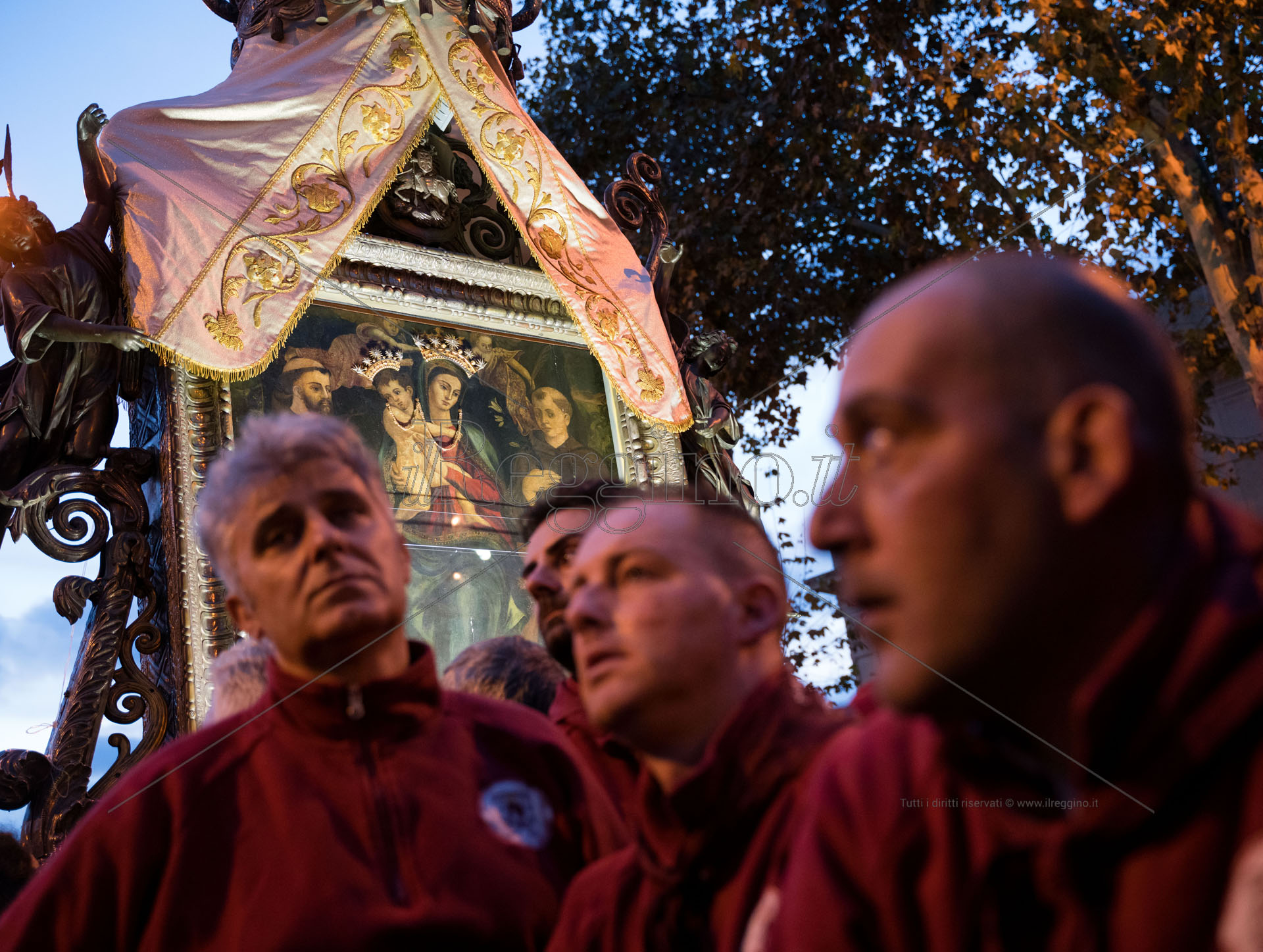 FOTOGALLERY | La Patrona di Reggio lascia il Duomo e torna all’Eremo