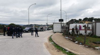 Blitz interforze al campo migranti di Rosarno. Stop ai ghetti incontrollati
