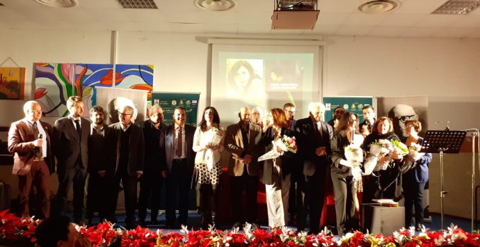 L’opera “Addio fantasmi” vince il premio letterario “Mario La Cava”