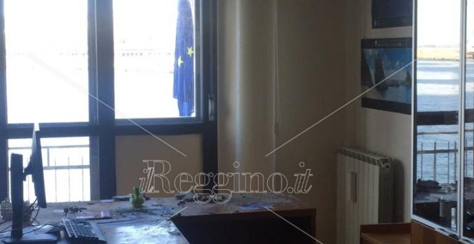 Ufficio dogane di Reggio Calabria distrutto dal maltempo