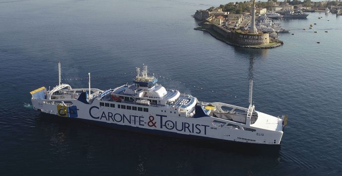 Coronavirus, incrementate le corse dei traghetti fra Villa e Messina. Ecco i nuovi orari