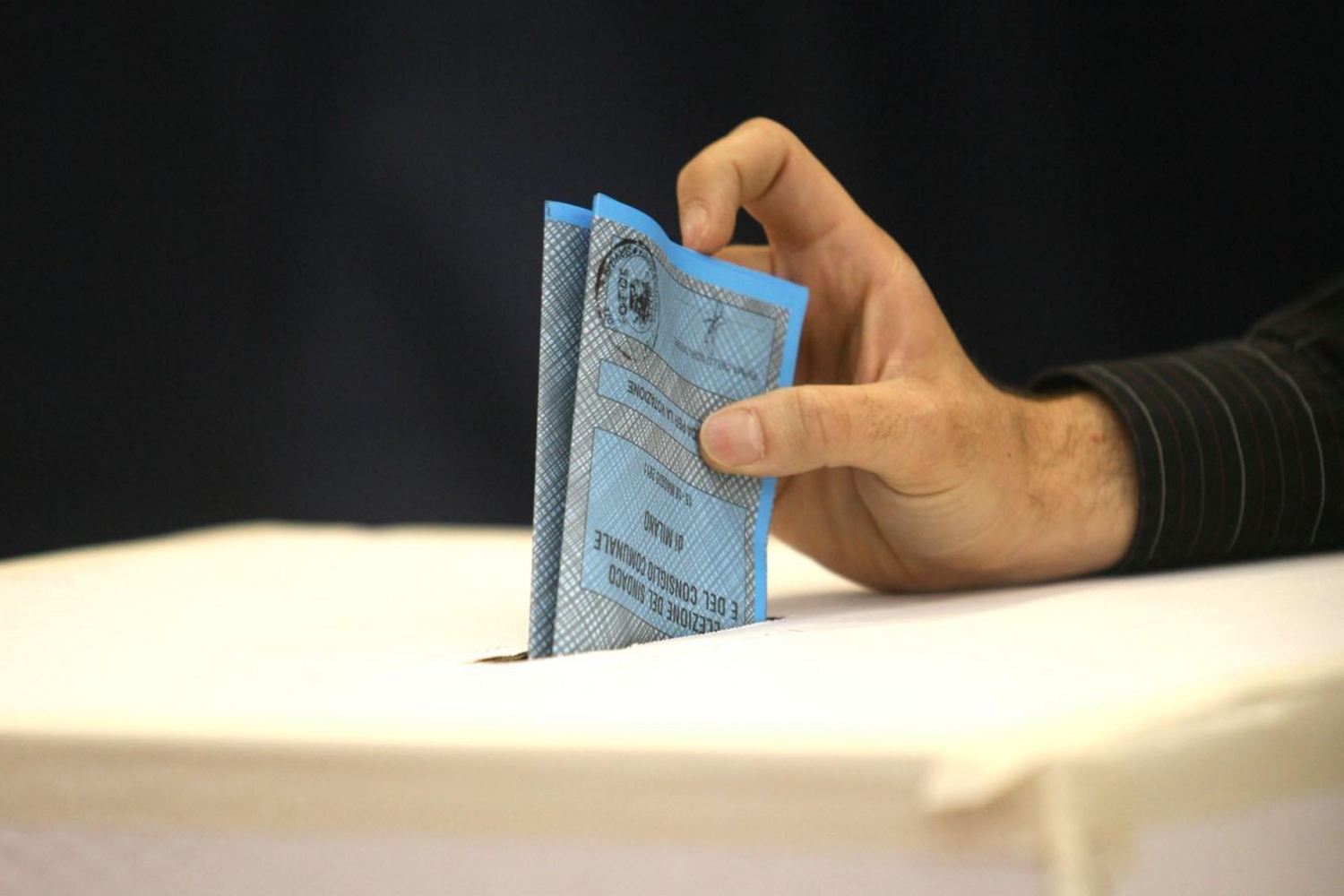 Elezioni regionali in Calabria, urne aperte. Si vota fino alle 23. DIRETTA