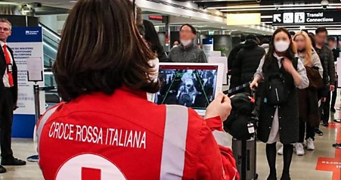 Coronavirus, controlli negli aeroporti di Reggio e Lamezia sui voli nazionali