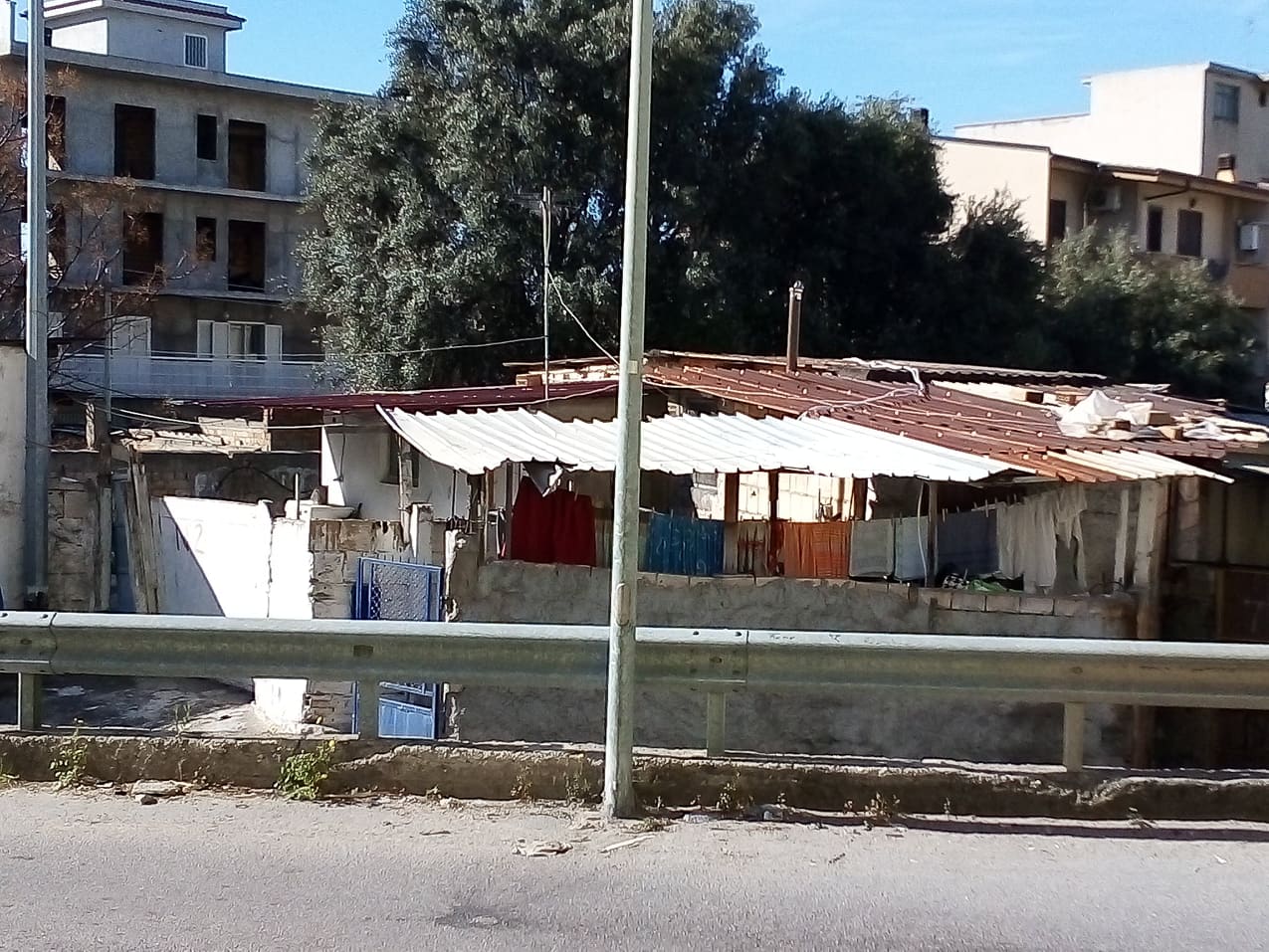 Reggio: il ghetto dell’Ex Polveriera esiste ancora