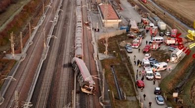 Treno deragliato a Lodi, indagati cinque operai intervenuti sul binario