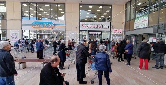Coronavirus a Reggio Calabria, supermercati presi d’assalto