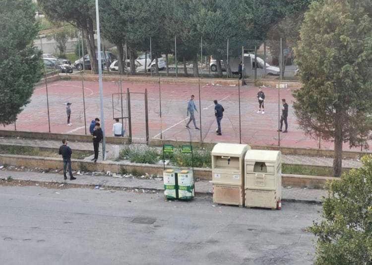 Coronavirus a Reggio Calabria, giovani sorpresi a giocare a calcio in violazione delle restrizioni