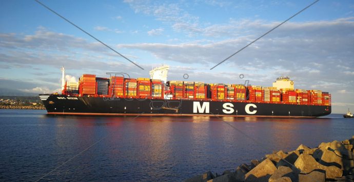 Al Porto di Gioia Tauro arriva Msc Sixin, una delle più grandi portacontainer del mondo