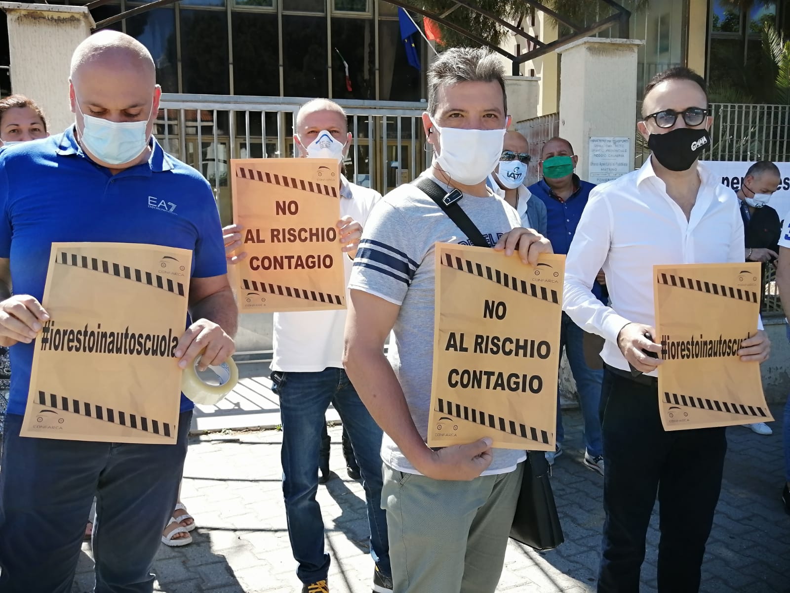 Reggio Calabria, protestano le autoscuole: «Esami nelle nostre sedi e non alla motorizzazione»