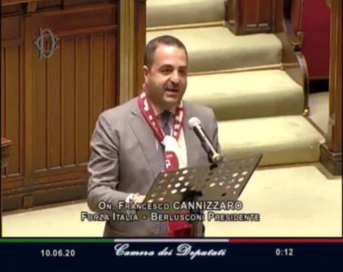 Reggina in B, Cannizzaro in Parlamento con la sciarpa amaranto