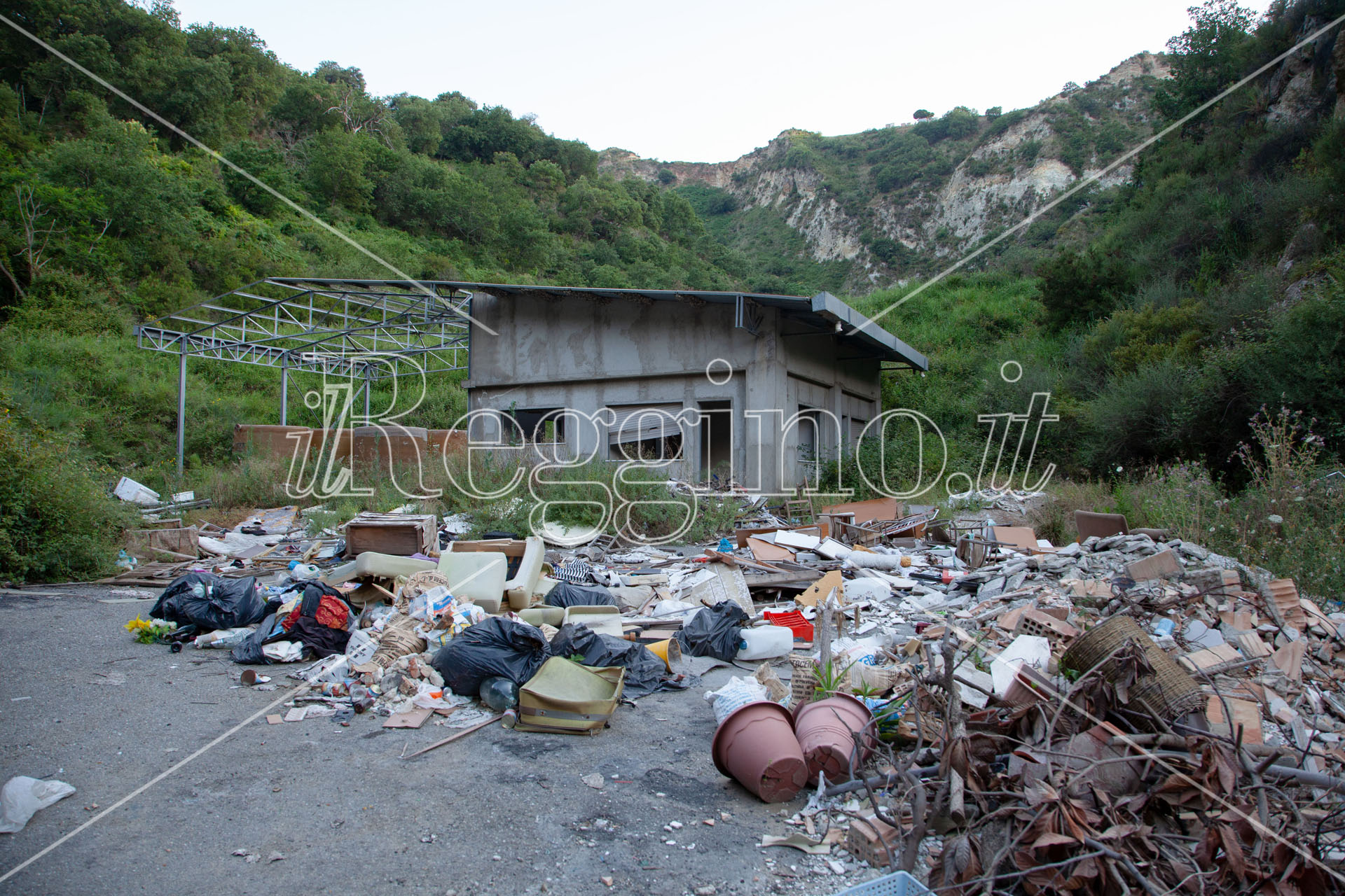Saracinò, 30mila metri cubi di rifiuti sepolti nella Vallata del Gallico