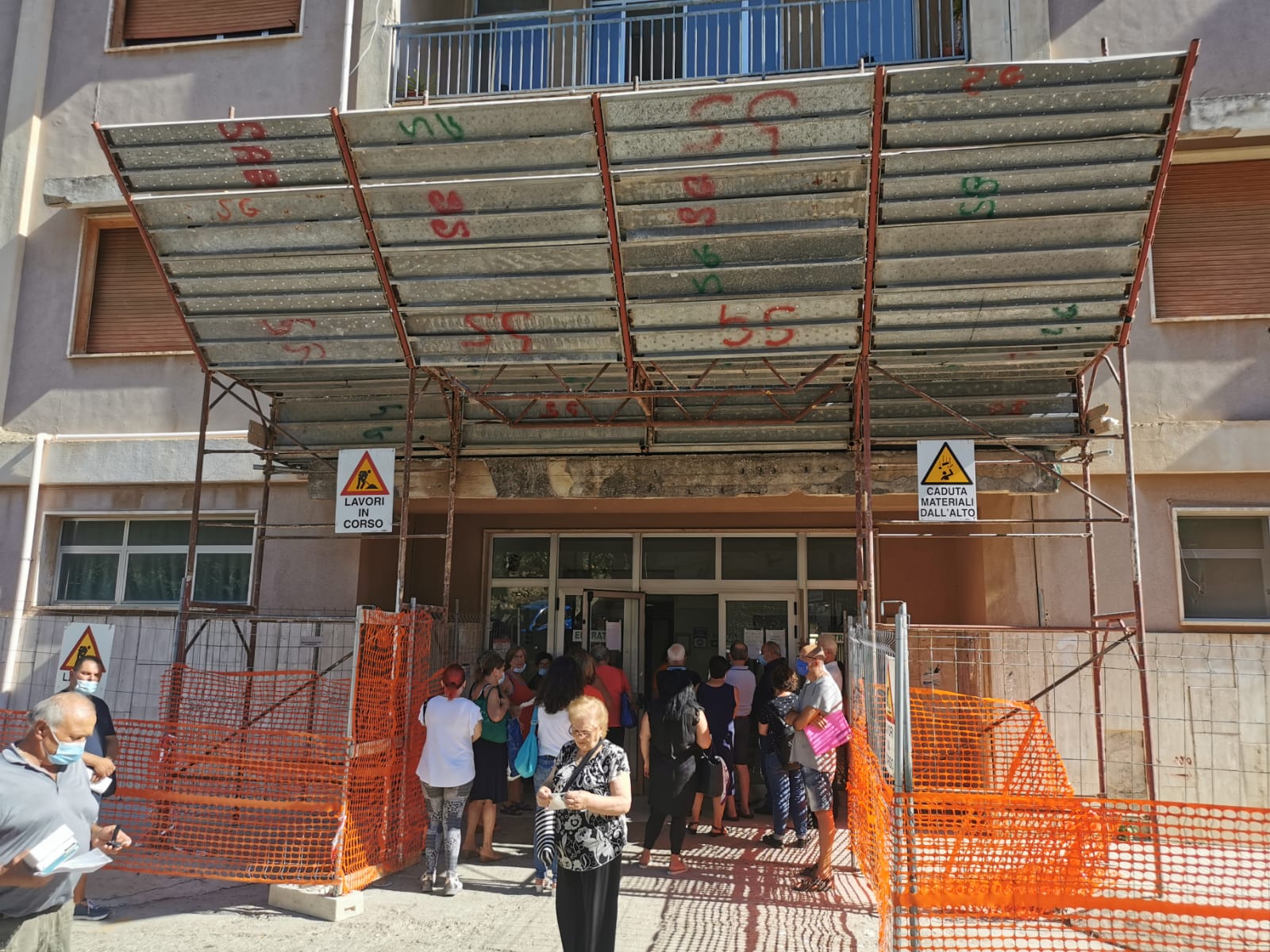 L’ospedale di Scilla cade a pezzi in attesa degli 8 milioni spariti nel nulla