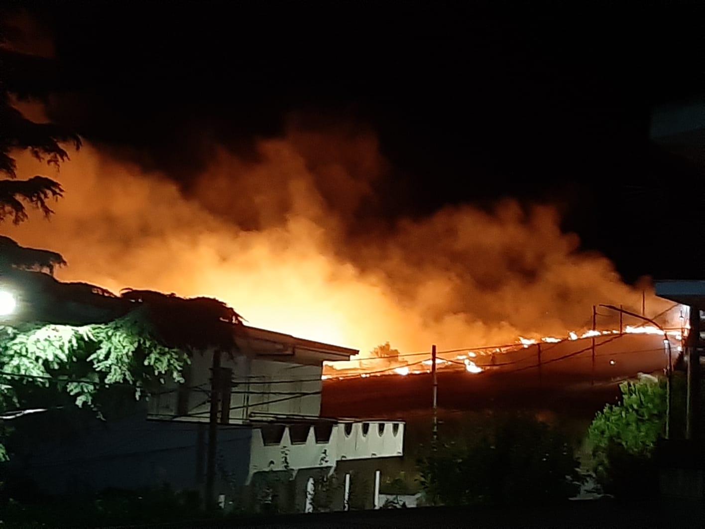 Incendio a Montebello Jonico, paura alla borgata Masella