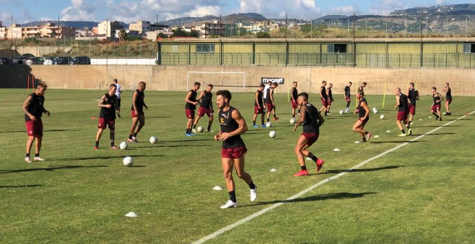 Calcio, Reggina primo giorno d’allenamento al centro sportivo Sant’Agata
