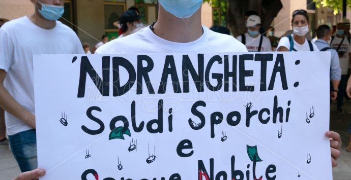 ‘Ndrangheta stragista, in centinaia in piazza per sostenere il pm Lombardo