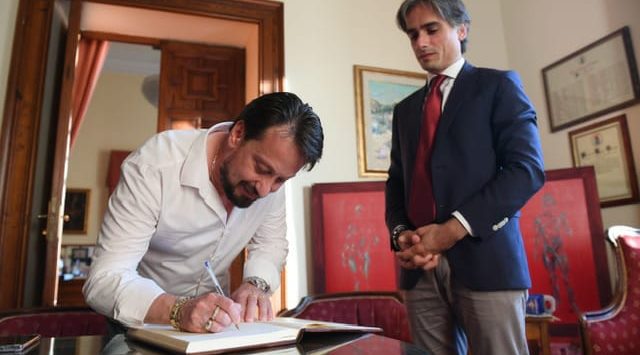 Reggio Calabria, Falcomatà conferisce la cittadinanza onoraria al presidente della Reggina Gallo