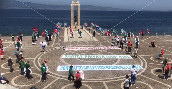 I lavoratori della sanità privata protestano in riva allo Stretto