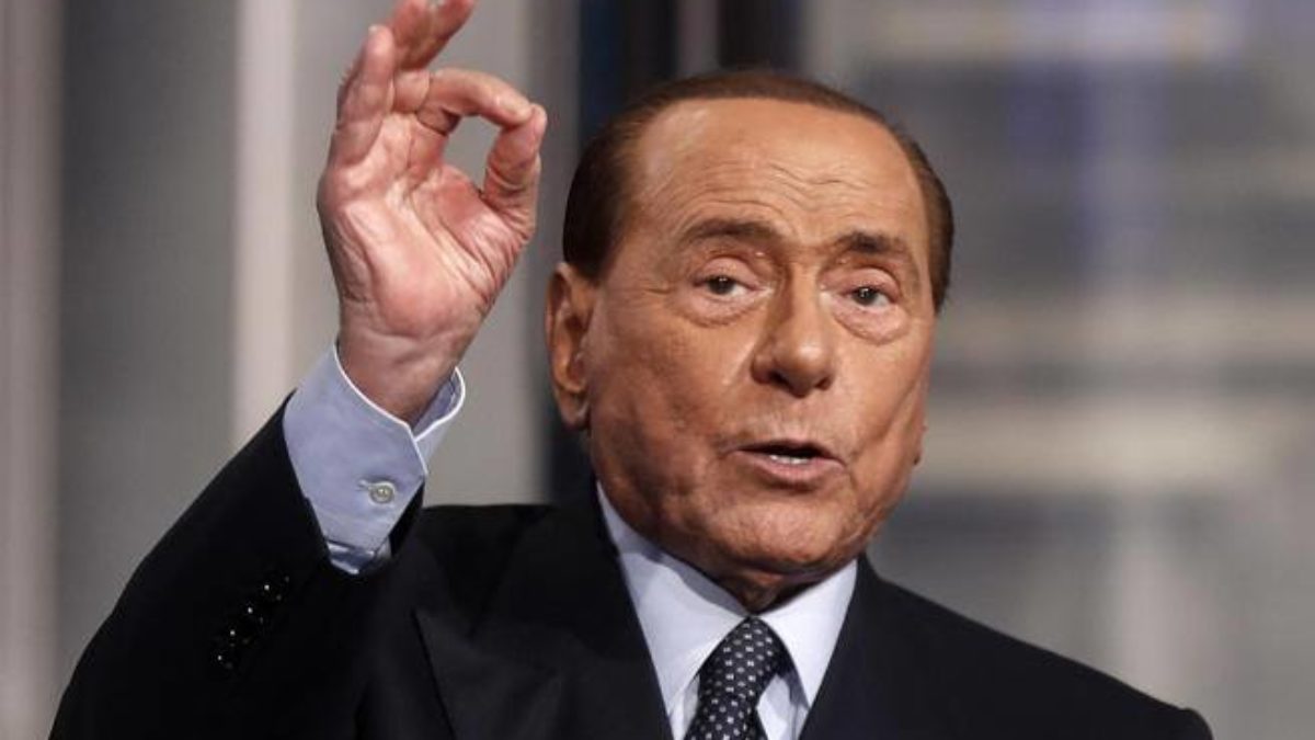 Elezioni, ecco Berlusconi: «Fuori da Forza Italia chi non sarà in campo con la nostra bandiera»