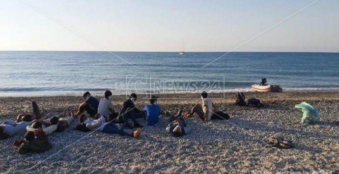 Nuovo sbarco in Calabria, 50 migranti giunti sulla costa ionica reggina