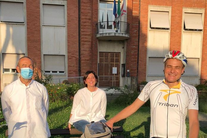 Approda dal Papa l’impresa di Don Tommaso Giani, da Pisa a Reggio Calabria in bici: ospitato da sconosciuti