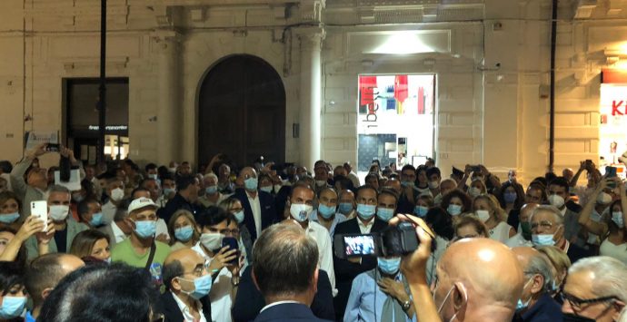 Elezioni Reggio, bagno di folla per l’inaugurazione della segreteria di Minicuci