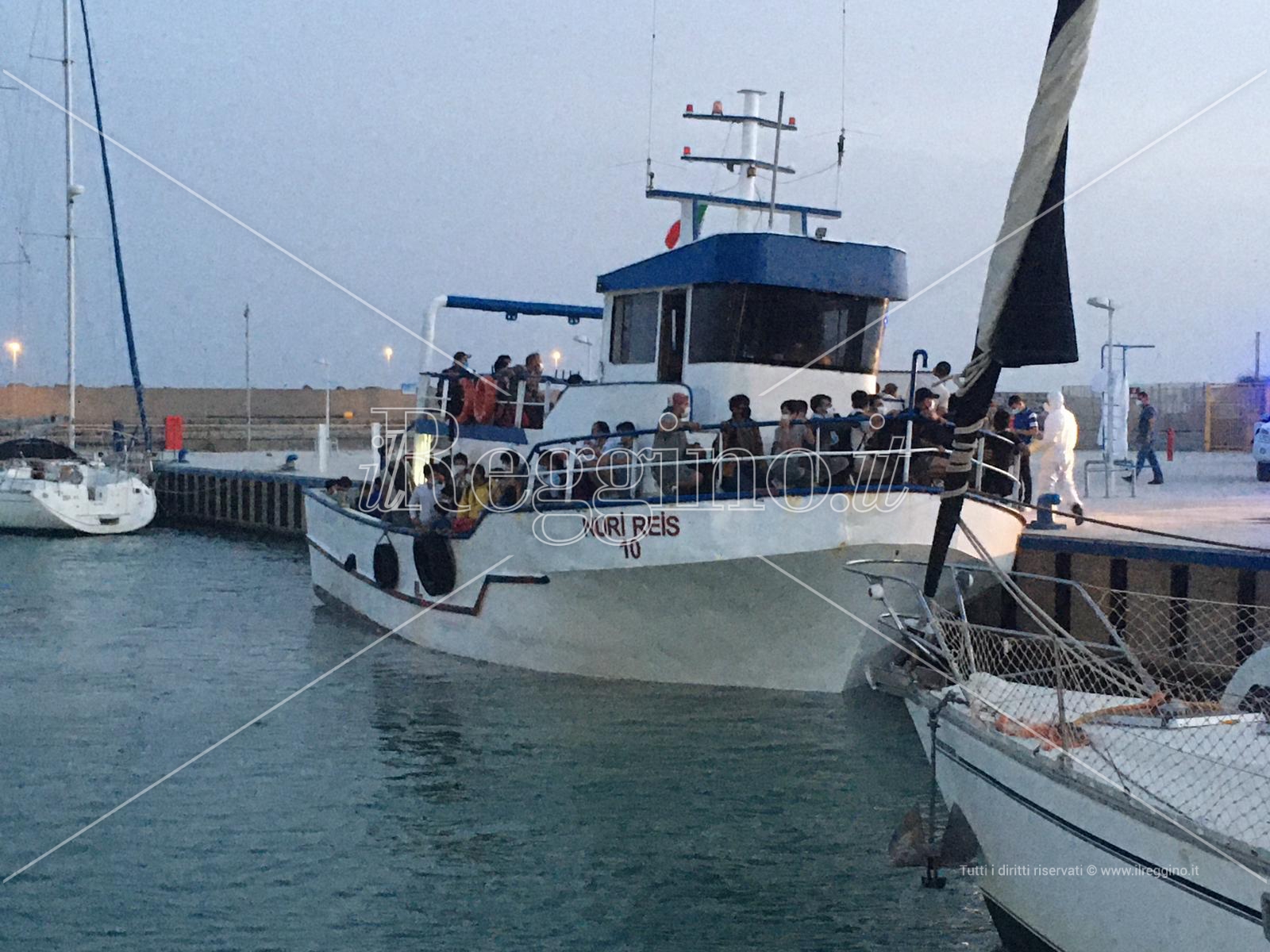 Roccella Jonica, nuovo sbarco di migranti. Arrivano in 50
