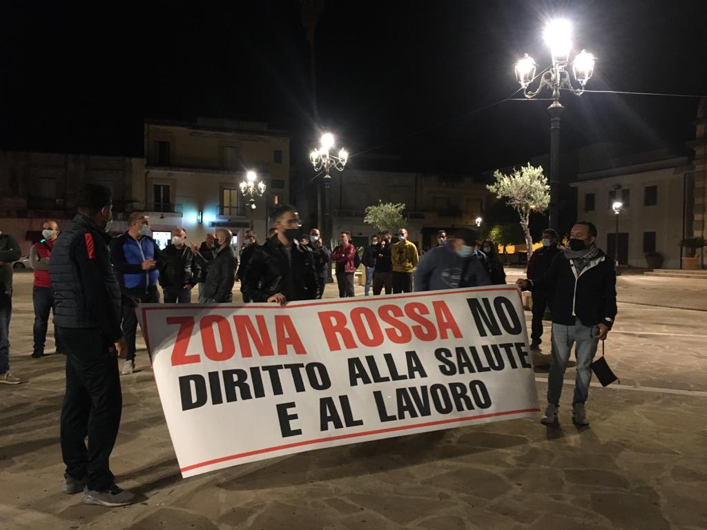 Bovalino, la rivolta dei cittadini: «No alla zona rossa»