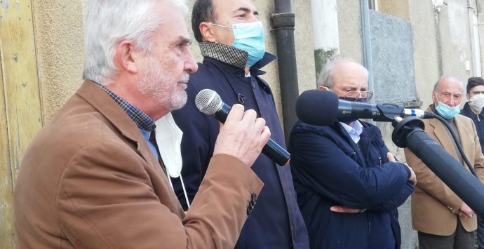 Oppido Mamertina manifesta per rivendicare il diritto alla salute e dignità per l’ex ospedale