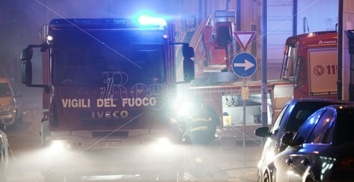 Incendio alla Corte d’Appello di Reggio Calabria. Intervengono i vigili del fuoco