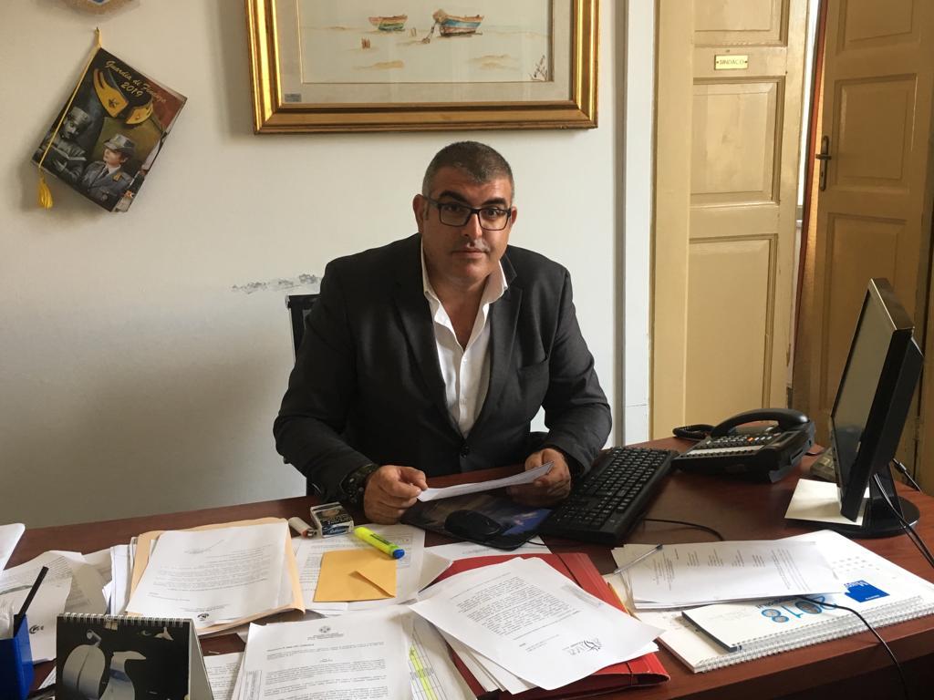 Emergenza rifiuti a Villa San Giovanni, l’assessore Caminiti spiega i ritardi