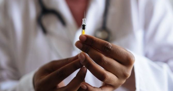 Vaccino anti-Covid, in Calabria 53mila dosi in arrivo: prima fornitura per sanitari e ospiti Rsa