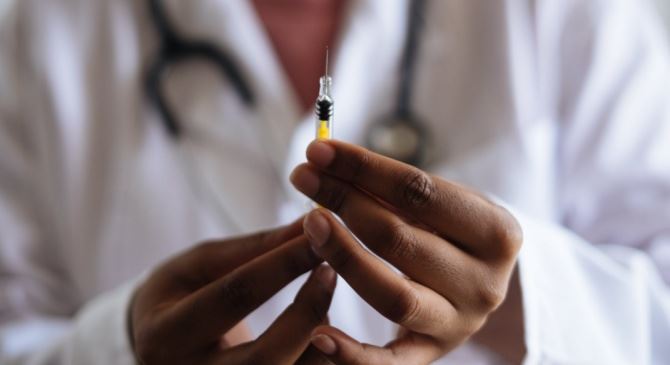 Vaccino anti-Covid, il comitato pro-ospedale: «Preoccupati per i ritardi»
