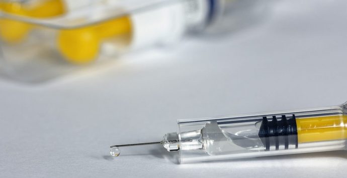 Ecco cosa c’è nel vaccino anti-Covid e come permette di difendersi dal virus