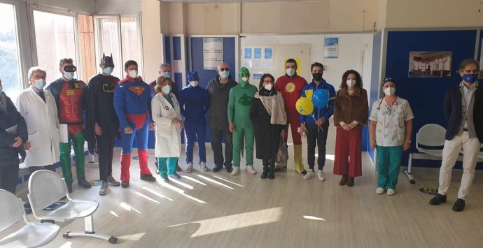Club Rotary, nel reparto pediatria del Gom arrivano a sorpresa i “Supereroi”