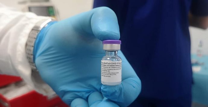 Vaccino anti-Covid, in Calabria dal 4 gennaio somministrate più di 12mila dosi a settimana