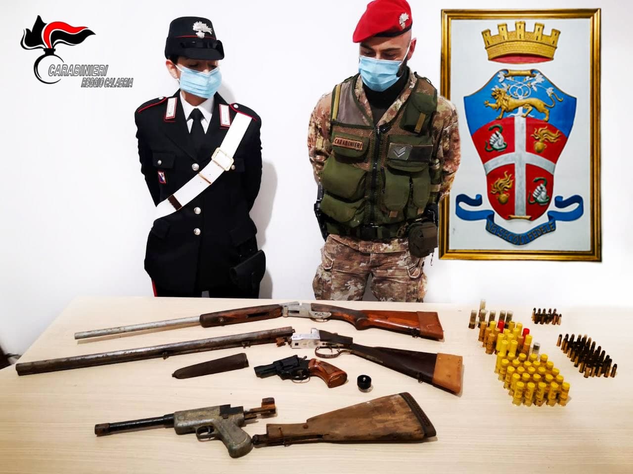 Ciminà, i carabinieri sequestrano armi e munizioni in località “Valle”