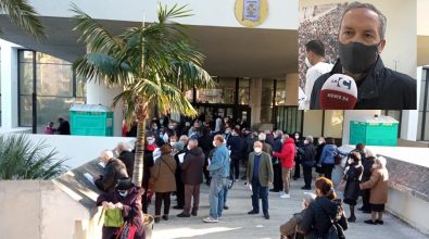 Caos vaccini a Reggio Calabria, Borruto (Asp): «Serve prenotazione on line. I pazienti collaborino»