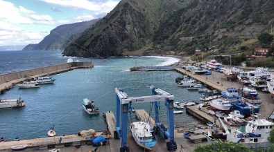 Porto di Bagnara sequestrato, scoppia la rivolta dei pescatori: «Fateci lavorare»