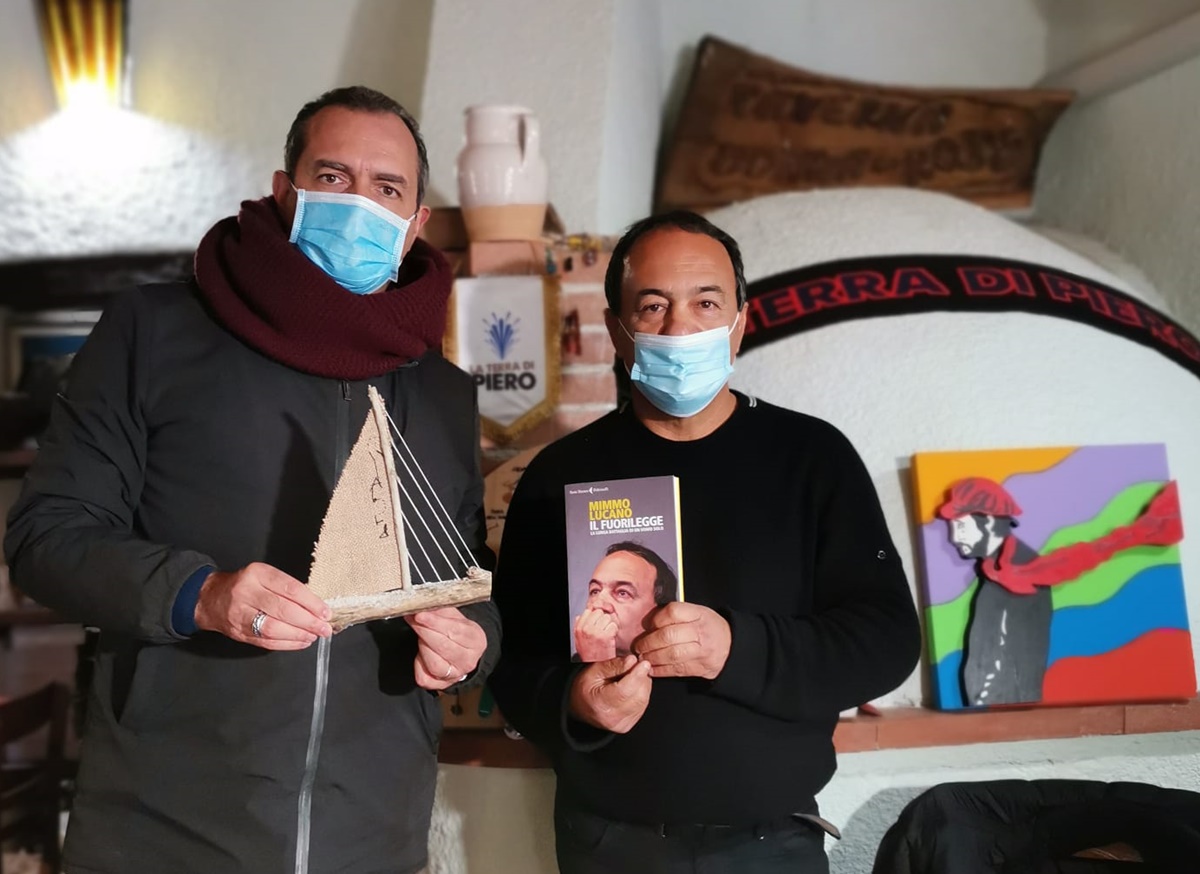 Riace, “Calabria resistente e solidale” in campo con De Magistris e Mimmo Lucano